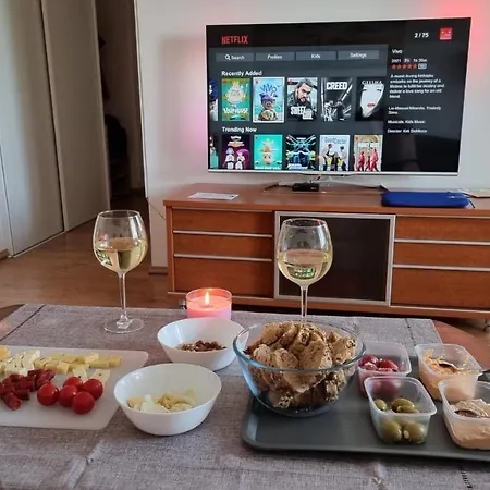 Luxury In Beautiful Small Town Apartment