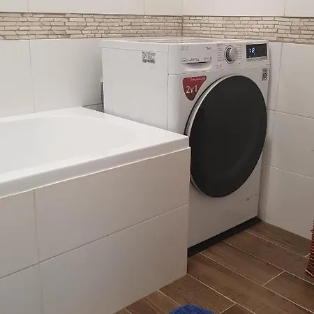 Luxury In Beautiful Small Town Apartment